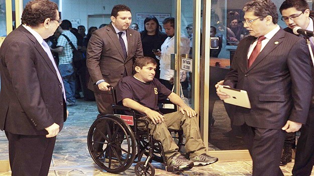Okyanusta 15 ay geçiren balıkçı evine döndü