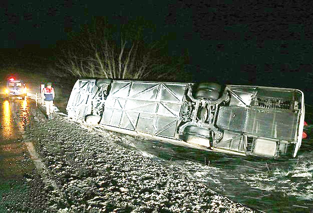 Eskişehir'de yolcu otobüsü devrildi: 13 yaralı