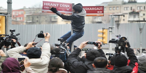 Ergenekon Caddesi'nin ismini Hrant Dink yaptılar