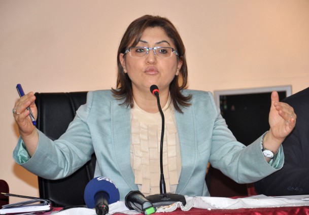 Cami ve okulu barıştırmak durumundayız