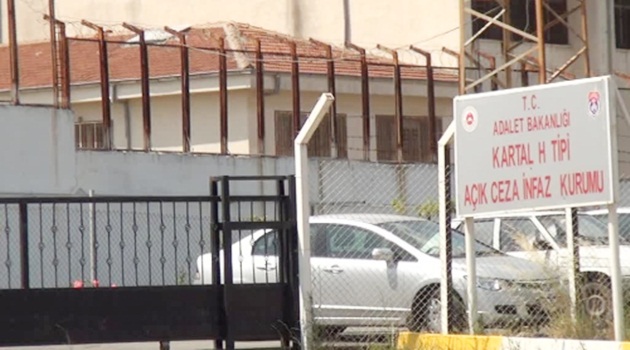 Cezaevi yönetimine 'organize' operasyon