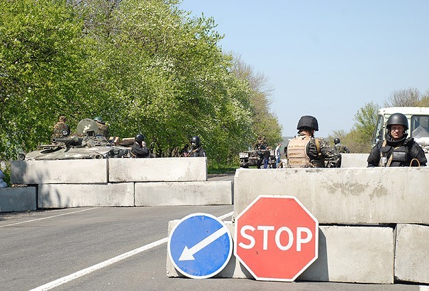 Ukrayna Rusya ile sınır kapılarını kapatıyor