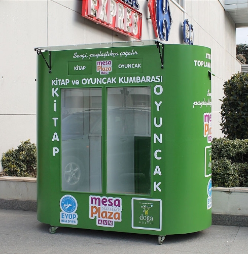 Oyuncak ve kitap biriktiren kumbaralar çoğalıyor