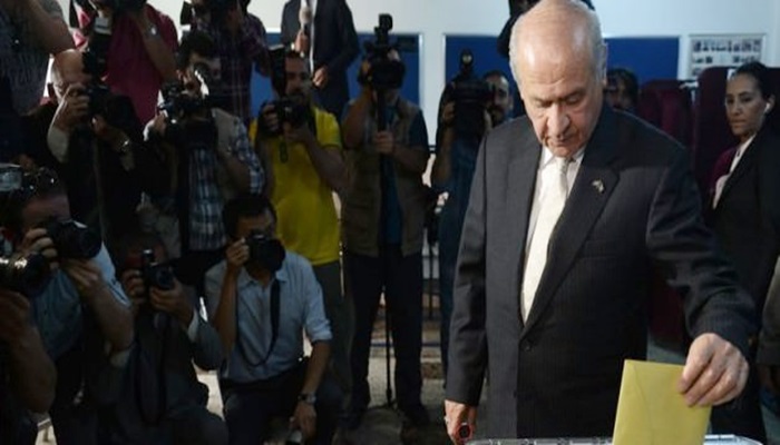 MHP Genel Başkanı Bahçeli oyunu Ankara'da kullandı