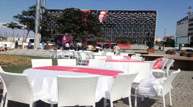 Taksim Meydanı'nda iftar hazırlığı