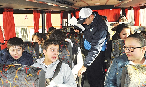 Büyükşehir Zabıta'dan servis araçlarına sıkı denetim