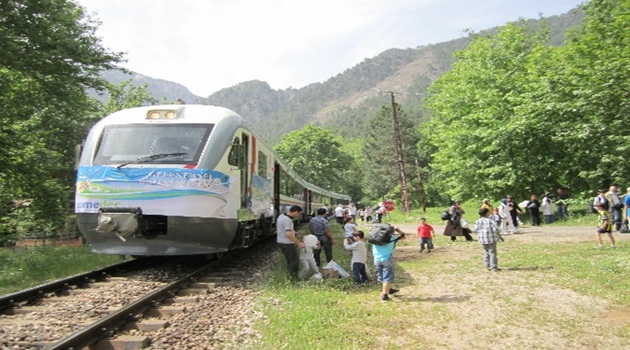 Kirala bir tren, ister pikniğe git, ister düğün, istersen şirket toplantısı yap