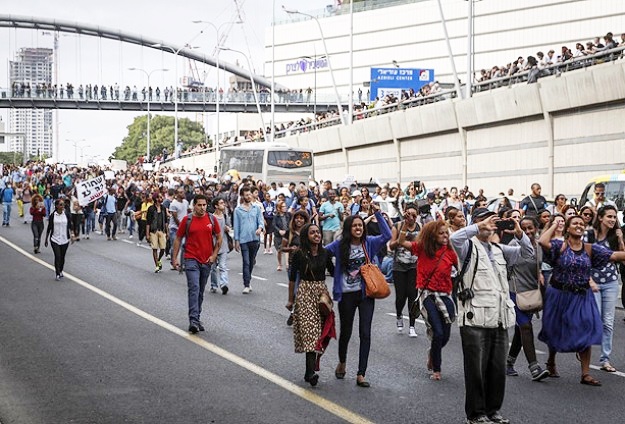 İsrail'de polis şiddeti protestosu