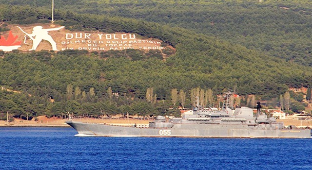 2 Rus gemisi Çanakkale Boğazı'ndan geçti