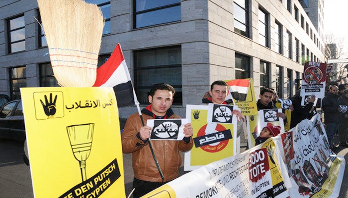 Berlin'deki Mısırlılardan protesto
