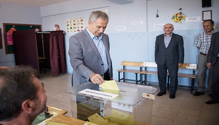 Türkiye'nin daha güçlü yoluna devam edeceğini ümit ediyorum