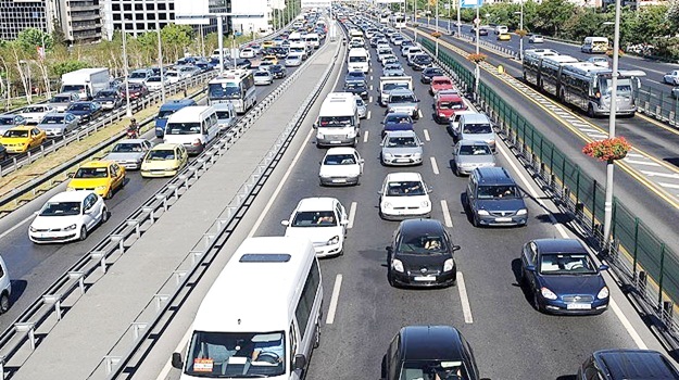 Trafiğe kayıtlı araç sayısı 18 milyona yaklaştı