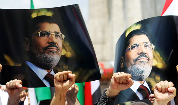 Mısır mahkemesi, Mursi'yi müebbet hapis cezasına çarptırdı