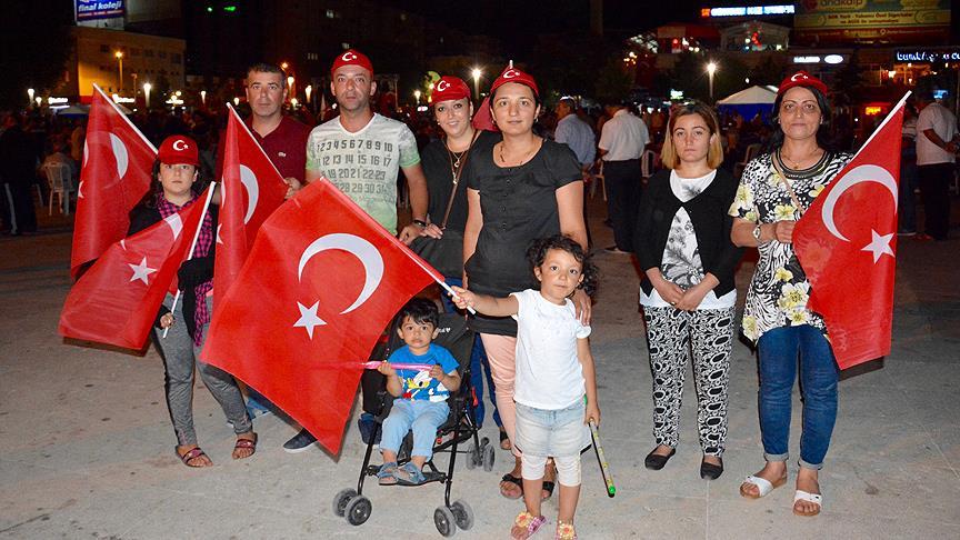 'Uykusuz kalınır ama vatansız asla kalınmaz'