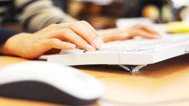 İngiltere'de internete kısıtlama tartışılıyor