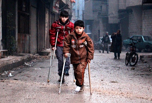 Suriye'de koltuk değneğine mahkum küçük hayatlar