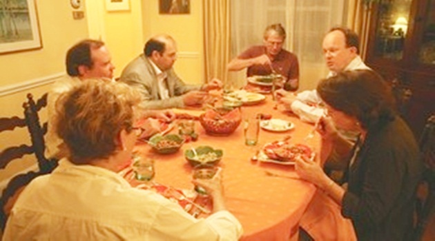 Amerikalı aile, dostlarını iftar sofrasında ağırladı