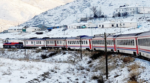 Türkiye'nin batısından doğusuna 39 saat tren yolculuğu