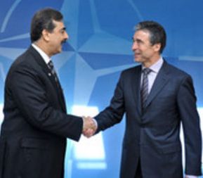 NATO zirvesinde Pakistan'la geçiş pazarlığı