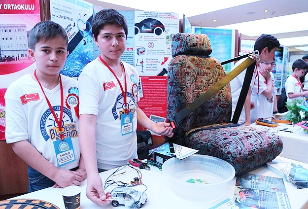 Suda otomatik açılan emniyet kemeri yaptılar