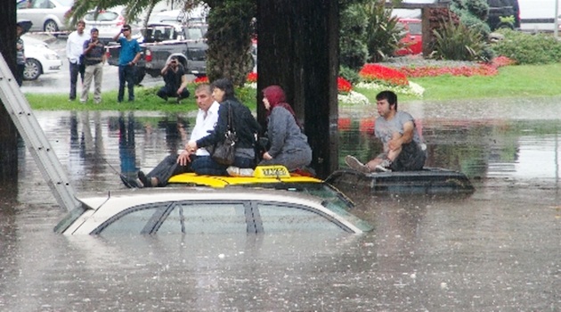 Boğulmaktan son anda kurtuldular
