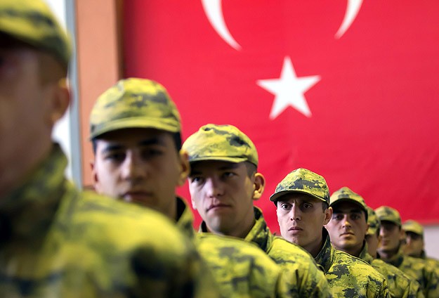 "Sözleşmeli er"lik gençlerin umudu oldu