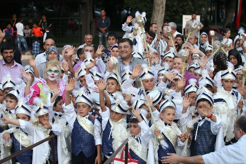 Bornova Belediyesi'nden toplu sünnet şöleni