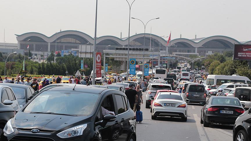 Sabiha Gökçen'de havaya ateş açan askerler gözaltında