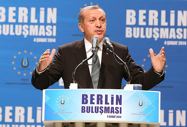 Gelsinler siyaseti Türkiye'de yapsınlar