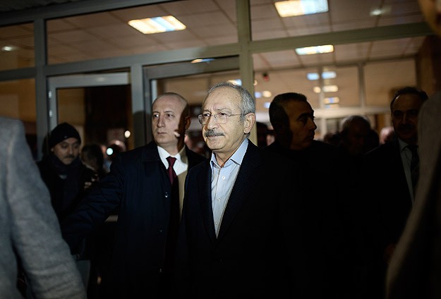 Kılıçdaroğlu Yaşar Kemal'i ziyaret etti