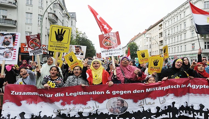 Berlin'de Mısır protestosu