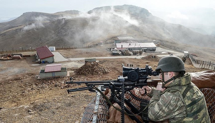 Bulutların üzerinde vatan savunması
