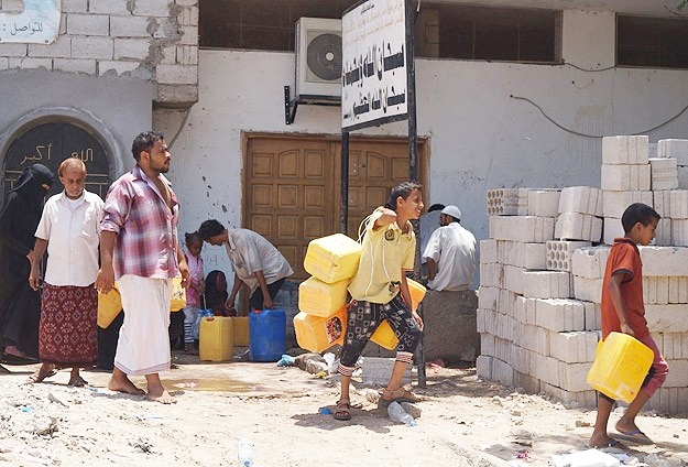 Yemen insani krizin eşiğine geldi
