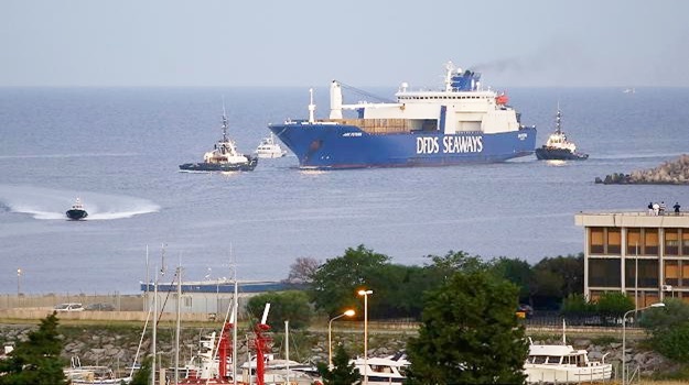 Kimyasal silahlı" gemi limanda