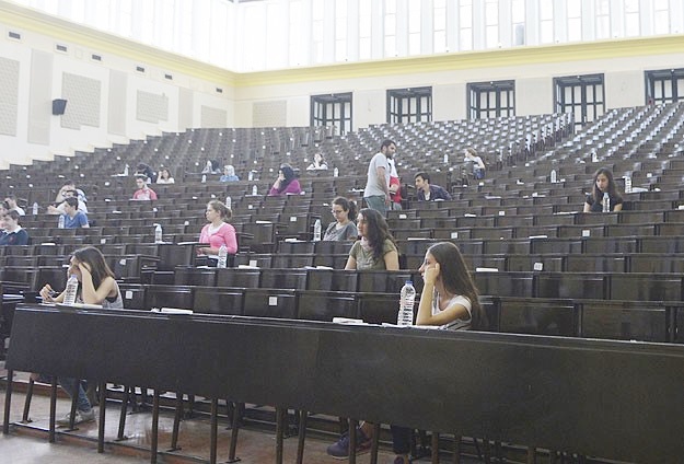 Üniversite ek yerleştirmeleri ve lise nakillerinde son gün