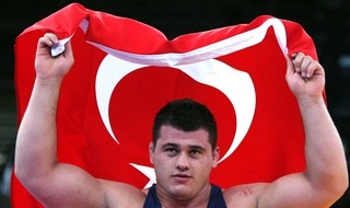 Bronz madalya sahibi Rıza, basınla buluştu