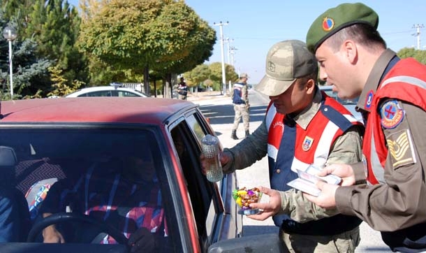 Sürücülere şekerli kolonyalı uyarı