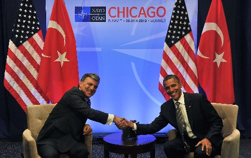 Gül ve Obama, görüşme öncesi basına samimi poz verdi