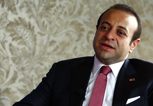 Hollande'a Sarkozy'i hatırlattı