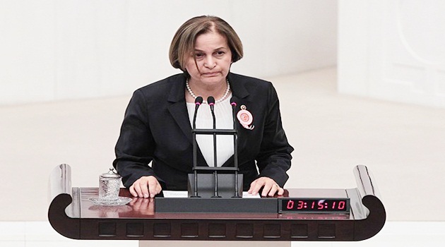 Milletvekili Savaşer'in ayağı kırıldı