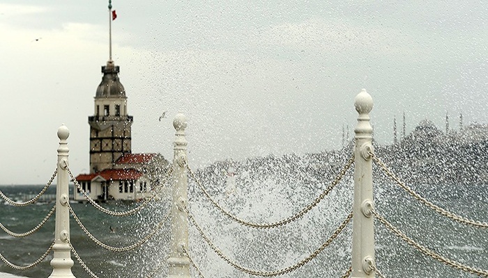 Marmara fırtınaya teslim