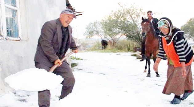 Yaz ortasında kış görüntüsü
