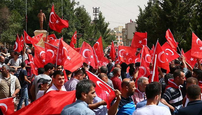 Midyat'ta vatandaşlardan teröre tepki
