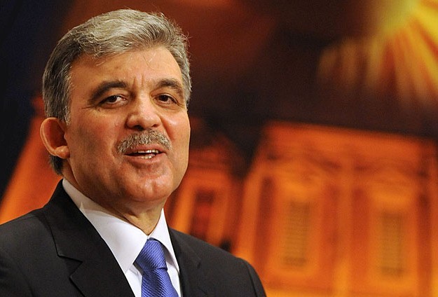 Kırgızistan'dan 11. Cumhurbaşkanı Gül'e devlet nişanı