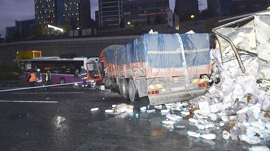 Sarıyer'de zincirleme trafik kazası: 6 yaralı