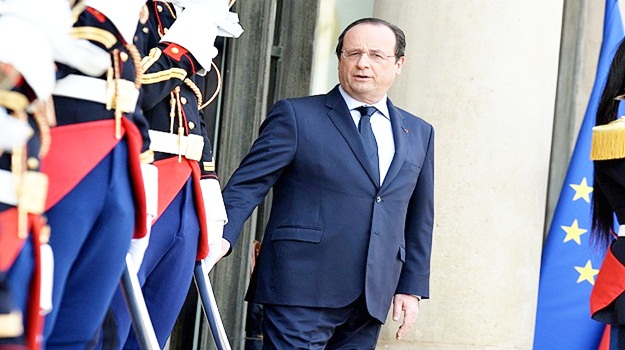 Hollande eski yönetimi suçladı