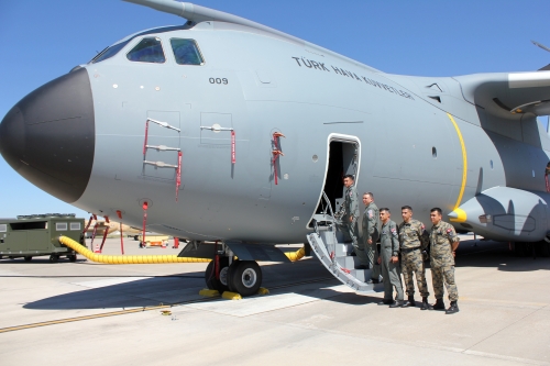 Türkiye'nin de üretim ortağı olduğu A400M'ler, geleceğin nakliye uçağı olacak