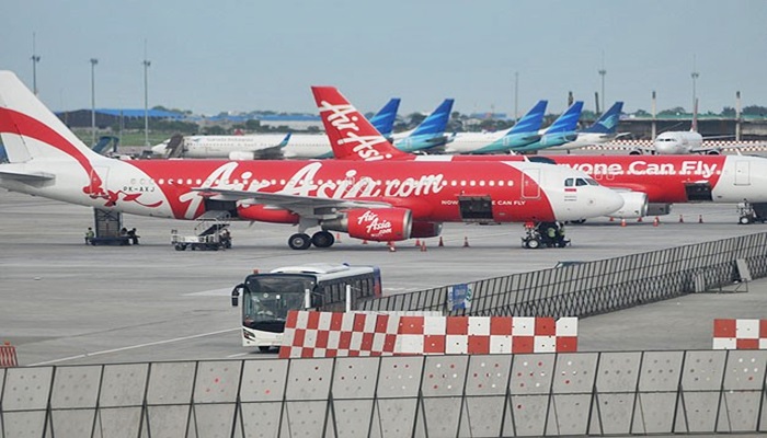 AirAsia uçağı pistten çıktı