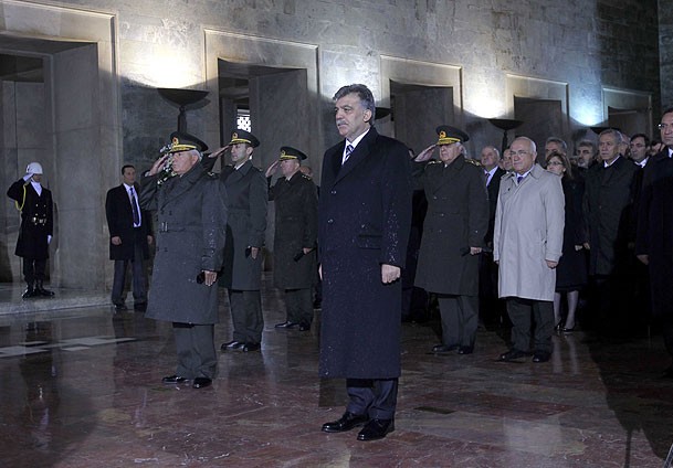 Büyük Önder Atatürk'ü anıyoruz