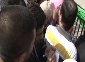 Tören alanı değil iş isteme alanı!